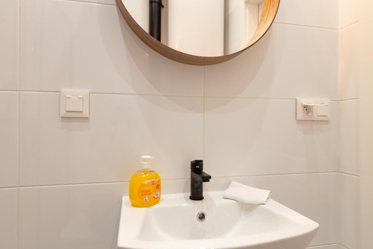 Old Town Charming Cozy Fully Equipped Apartment Krakow Bagian luar foto