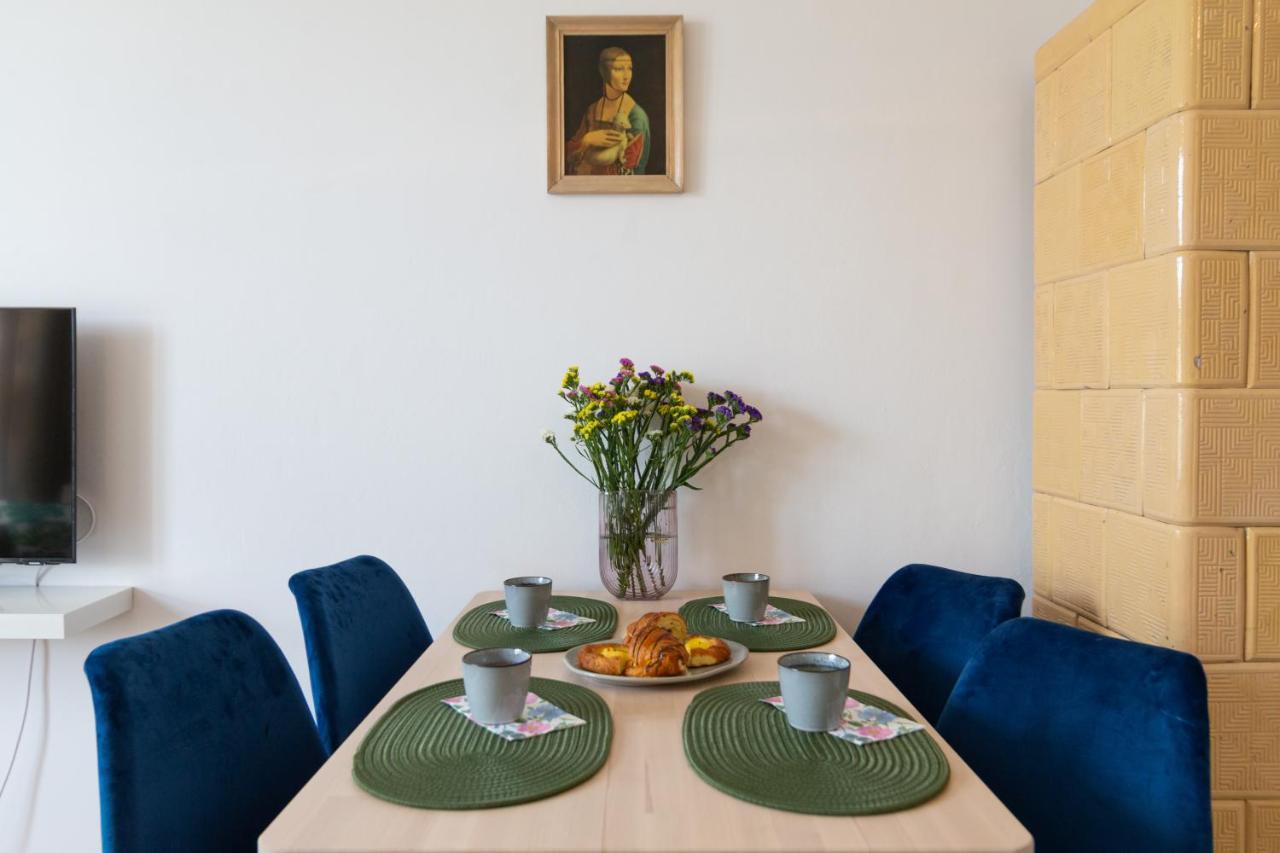 Old Town Charming Cozy Fully Equipped Apartment Krakow Bagian luar foto