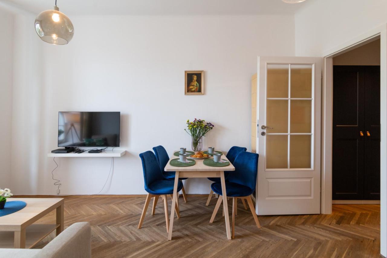 Old Town Charming Cozy Fully Equipped Apartment Krakow Bagian luar foto