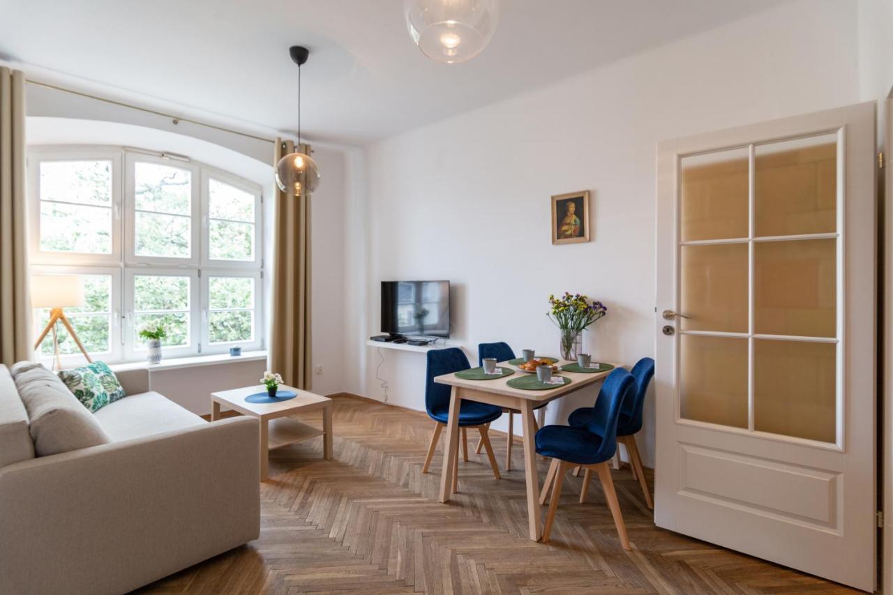 Old Town Charming Cozy Fully Equipped Apartment Krakow Bagian luar foto
