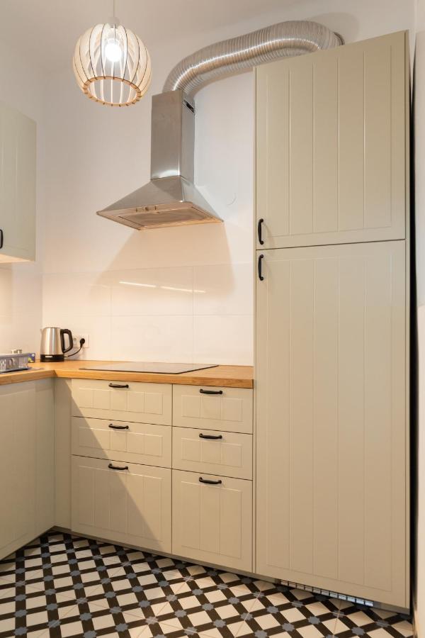 Old Town Charming Cozy Fully Equipped Apartment Krakow Bagian luar foto