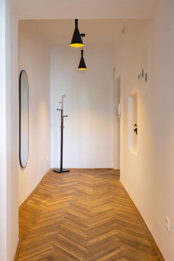 Old Town Charming Cozy Fully Equipped Apartment Krakow Bagian luar foto