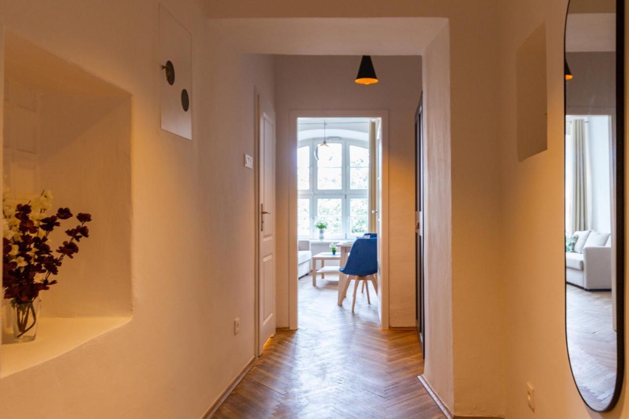 Old Town Charming Cozy Fully Equipped Apartment Krakow Bagian luar foto